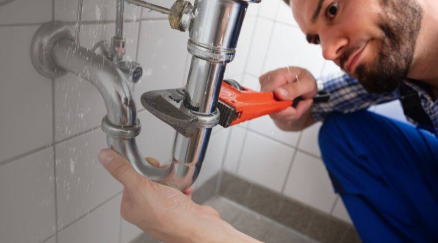 Expert burst pipe repair services in Majestic, KY